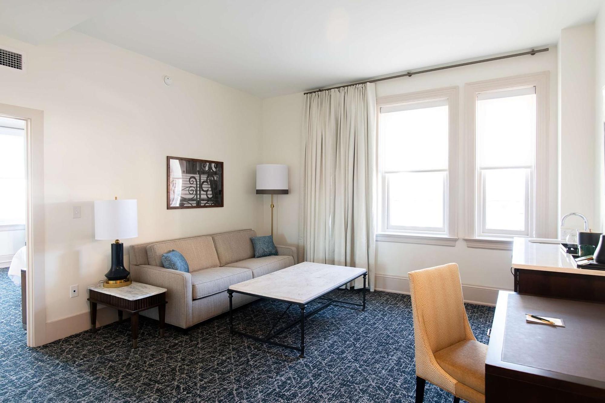 Hotel Petersburg, Tapestry Collection By Hilton Exterior photo