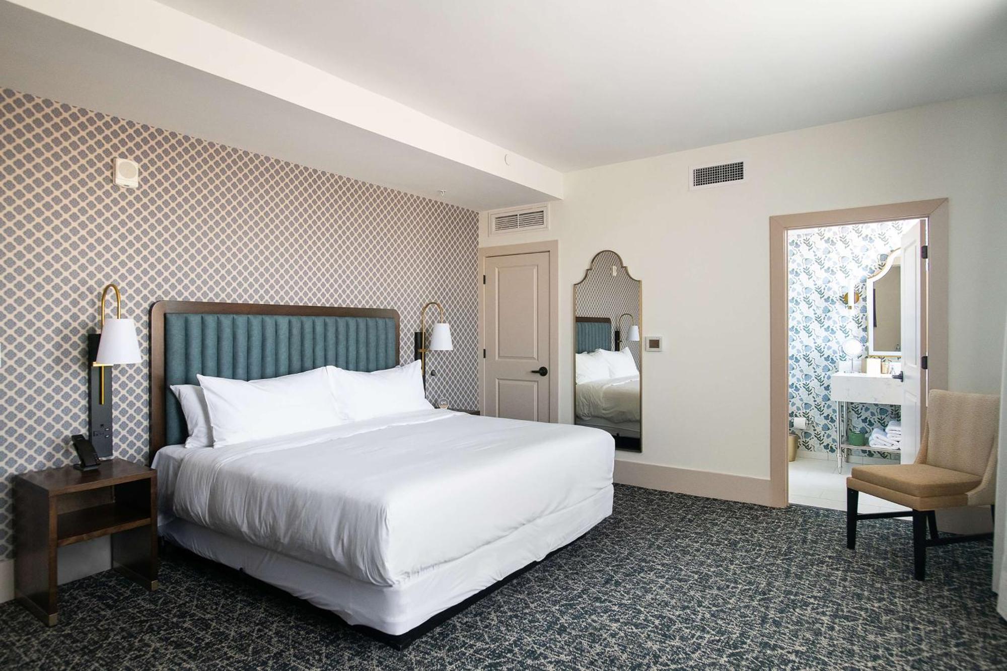 Hotel Petersburg, Tapestry Collection By Hilton Exterior photo