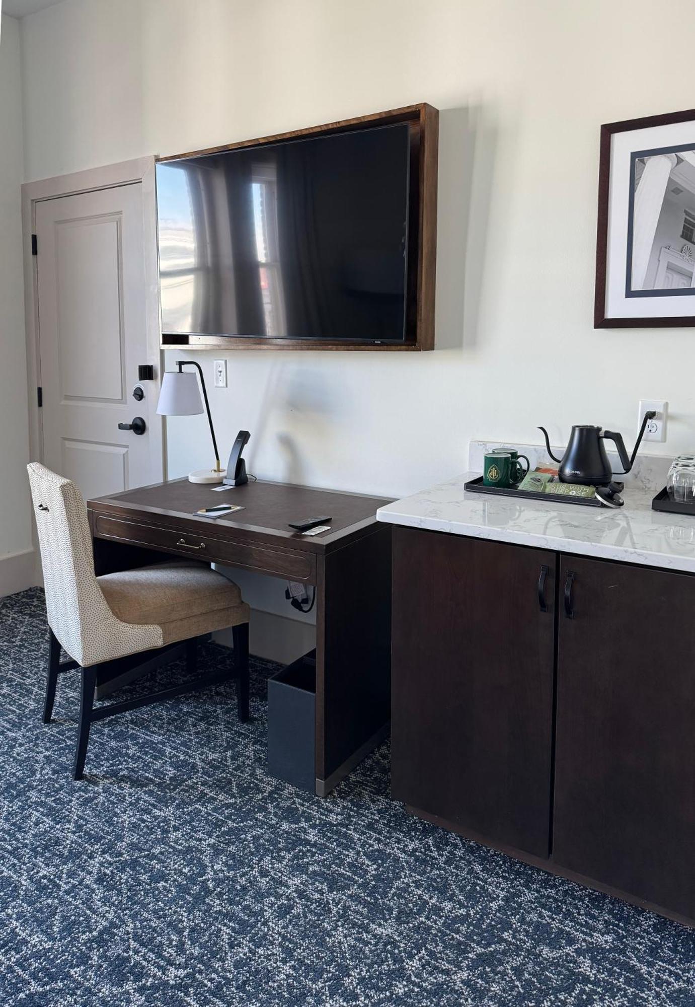 Hotel Petersburg, Tapestry Collection By Hilton Exterior photo