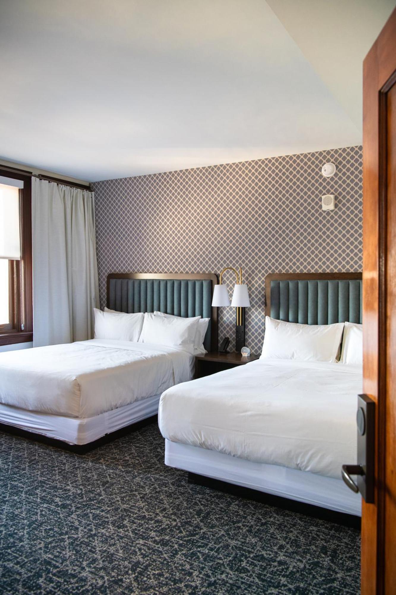 Hotel Petersburg, Tapestry Collection By Hilton Exterior photo